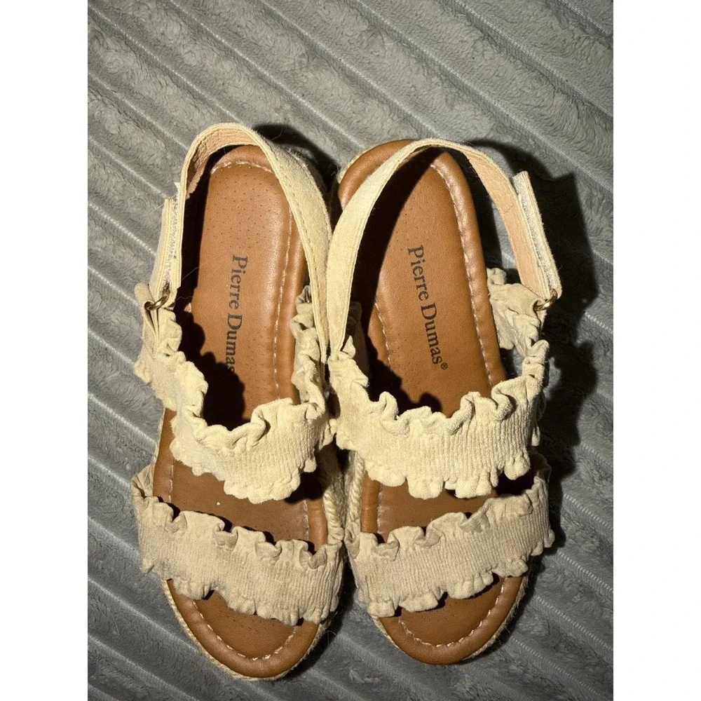 Pierre Dumas Women's Beige Wedges Size 6